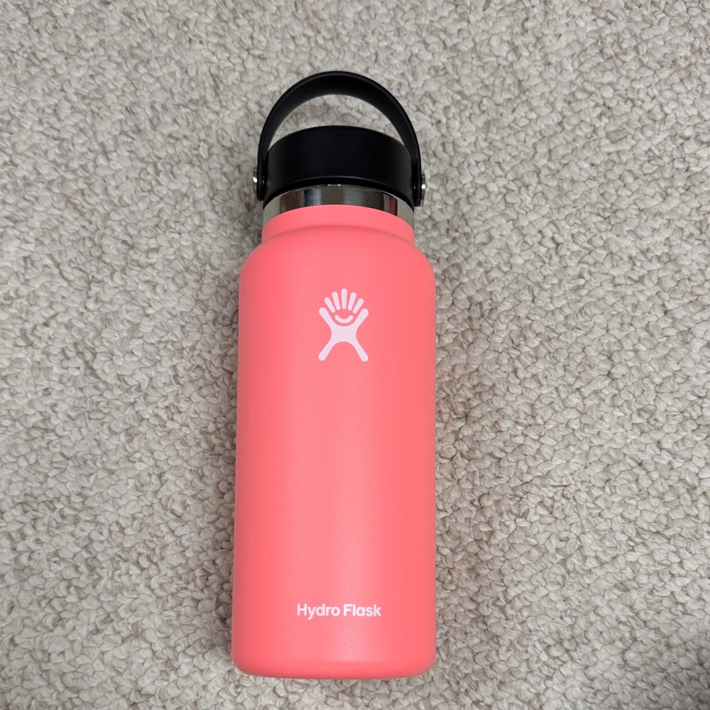 NWOT Hydro Flask Coral Pink Insulated Bottle with Black Handle Cap